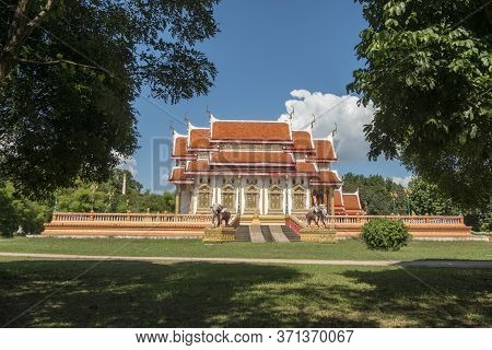 Thailand Tak Wat Klang Suan Dok Mai Temple
