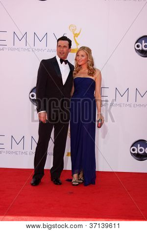 LOS ANGELES - 23 SEP: Jon Hamm, Jennifer Westfeldt llega a los premios Emmy de 2012 en el Nokia Theater