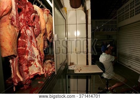 Itamaraju, Bahia / Brazil - November 18, 2010: People Are Seen At The Carna Bolvina Market In The Ci
