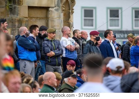 Richmond, North Yorkshire, Uk - June 14, 2020: Counter Protesters Stand Guard At The Base Of The Obe