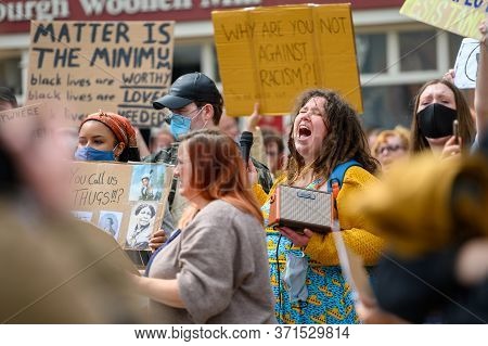 Richmond, North Yorkshire, Uk - June 14, 2020: A Female Protester Screaming At A Black Lives Matter 