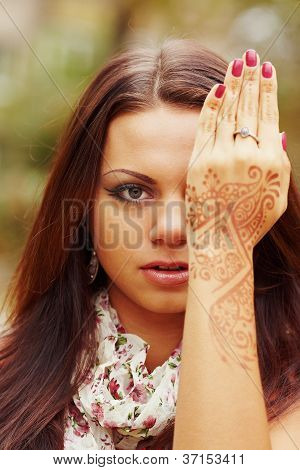 สาวมือทาสี Mehandi
