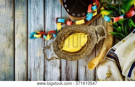 Traditional Symbols Jewish Festival Of Sukkot Etrog, Lulav, Hadas, Arava Praying Book Kippah Tallit 