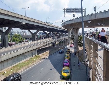 Vibhavadi-rangsit Road Bangkok Thailand-22 November 2018:vibhavadi Rangsit Road In Front Of Future P