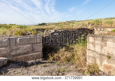 The Ruins Of The Fortress Wall Of The Ateret Fortress - Metzad Ateret - Qasr Atara - Located Next To
