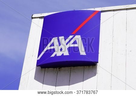 Bordeaux , Aquitaine / France - 05 05 2020 : Axa Blue Logo Sign French Multinational Insurance