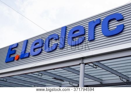 Bordeaux , Aquitaine / France - 09 27 2019 : Sign On E.leclerc Hypermarket Leclerc Store Outdoor