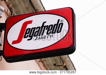 Bordeaux , Aquitaine / France - 01 24 2020 : Segafredo Zanetti Coffee Sign Logo On Cafe Wall