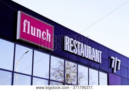 Bordeaux , Aquitaine / France - 03 07 2020 : Flunch Sign Restaurant Logo Self-service Customers Dire