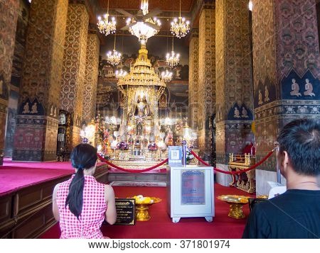 Wat Pathum Wanaram Ratchaworawihan Temple Bangkok Thailand-23 November 2018:it Is Also The Location 