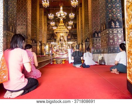 Wat Pathum Wanaram Ratchaworawihan Temple Bangkok Thailand-23 November 2018:it Is Also The Location 