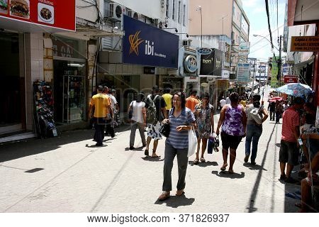 Vitoria Da Conquista, Bahia / Brazil - October 31, 2011: People Are Seen In The Shopping Center Of T