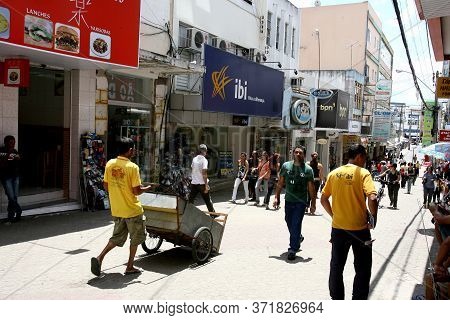 Vitoria Da Conquista, Bahia / Brazil - October 31, 2011: People Are Seen In The Shopping Center Of T