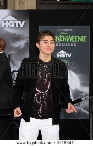 LOS ANGELES - SEP 24: มา Ryan Ochoa ถึงที่โกร 