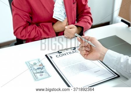 The Business Owner Personally Signed The Deal, Closing The Deal By Accepting Bribes. The Idea Of ​​c