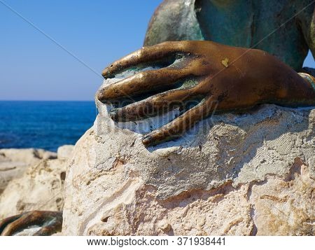 Sculpture Of Young Woman That Pays Homage To Aphrodite Sol Alter By Yiota Ioannidou Part Of A Famous