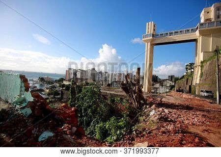 Salvador, Bahia / Brazil - June 3, 2015: View Of Ruins Of Old Mansions In The Region Of Ladeira Da M