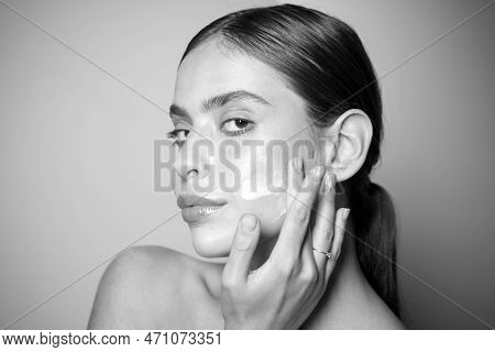 Sexy Healthy Woman Image & Photo (Free Trial) | Bigstock