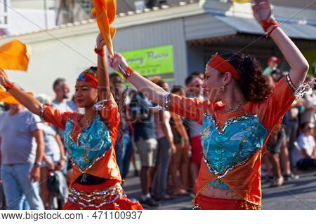 Saint-gilles Les Bains, La Réunion - June 25 2017: Group Of Dancers Parading During The Carnival Of 