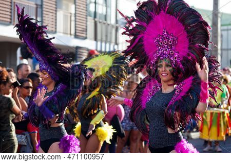 Saint-gilles Les Bains, La Réunion - June 25 2017: Group Of Samba Dancers Parading During The Carniv