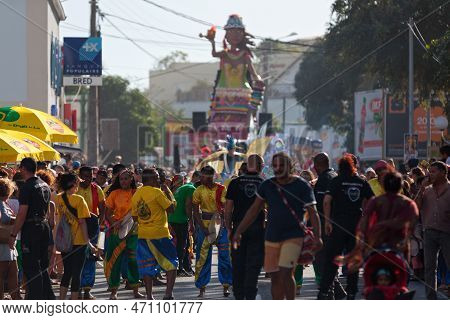 Saint-gilles Les Bains, La Réunion - June 25 2017: Party Goers Surrounding The Parade During The Gra