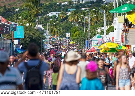 Saint-gilles Les Bains, La Réunion - June 25 2017: Party Goers During The Carnival Of The Grand Bouc