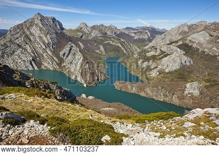 Picturesque Reservoir And Mountain Landscape In Riano. Spain