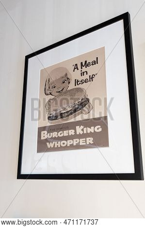 Bordeaux , Aquitaine  France - 06 02 2023 : Burger King Whopper Ancient Advertising Logo Brand And T