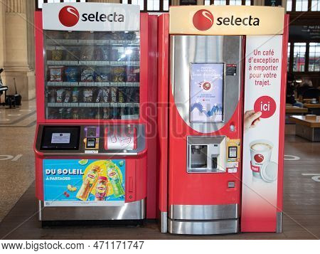 Bordeaux , Aquitaine  France - 09 02 2023 : Selecta Text Brand And Logo Sign Coffee Vending Machine 