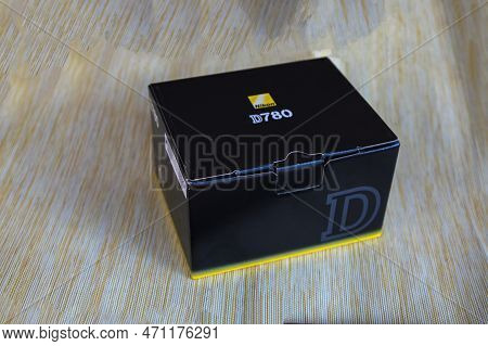 A New Packaging Design For Nikon D780 Photoapparate.