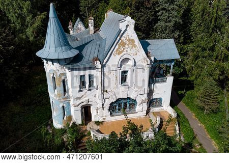 Aerial View Of The House Of The Surgeon S.p. Fedorov Early 20th Century Art Nouveau In Vorobyevo, Ka