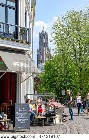 Utrecht, Netherlands - May 6, 2013: Unidentified Residents Are Enjoying Themselves In A Small Cafe I