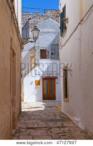 Vicolo in Ceglie Messapica. Puglia. Italia meridionale.