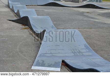 Modular Pumptrack Made Of Composite Material, Instead Of Pedaling And Bouncing To Move Bicycles, Sco