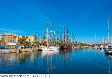 Barcelona,spain - Dic 02, 2018: Santa Eulalia Is A Schooner On Moll De La Fusta In Barcelona, Catalo