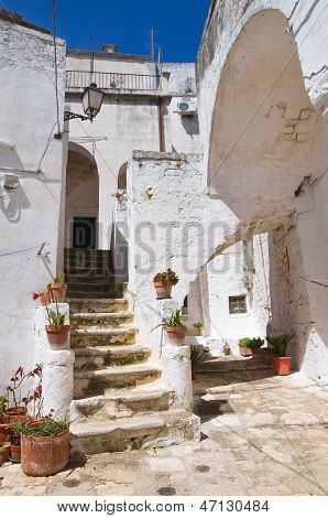 Vicolo in Ceglie Messapica. Puglia. Italia meridionale.