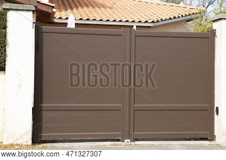 Modern Brown Gate Of Home Aluminum Portal Double Leaves Suburb Door In House