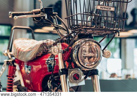 Nakhon Pathom,thailand-january 7, 2023 : View Of Honda Super Cub C 125 Motorcycle Classic 125Cc. Col