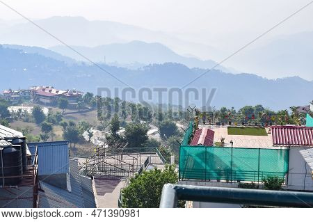 Early Morning View Of Modern Rooftop Restaurant At Kasauli, Himachal Pradesh In India, View Of Mount