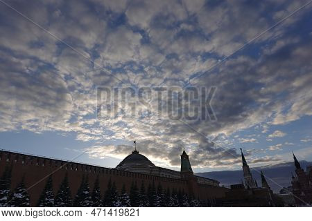 Beautiful To The Sunset And The Kremlin Towers In Counterlight View From Red Square