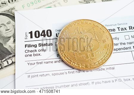 Tax Form 1040 U.s. Individual Income Tax Return And Bitcoin, Business Finance, Digital Currency, Vir