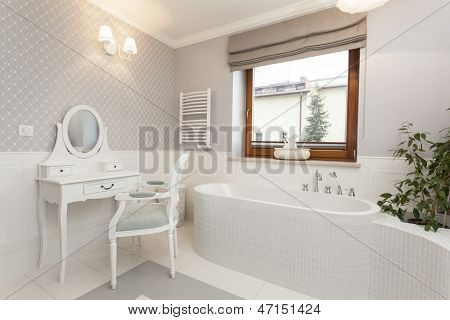 Toscane - badkamer met toilettafel