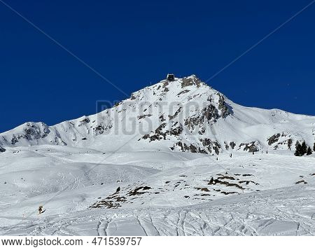 Snow-capped Alpine Peak Weisshorn (2653 M) In The Plessur Alps Mountain Range (plessuralpen Or Pless