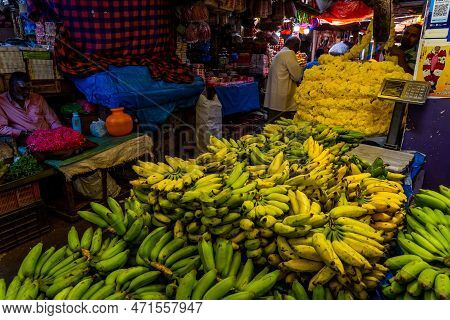 Mysore, India - 12.01.2023: Fruit And Flower Stall In The Century Old Market In Mysore, Karnataka, I