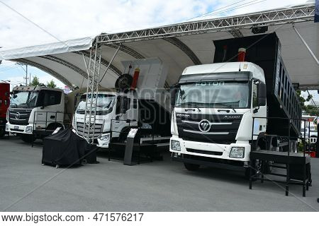Pasay, Ph - Feb 11 - Foton Auman Dump Truck At Foton Big Show On February 11, 2023 In Pasay, Philipp