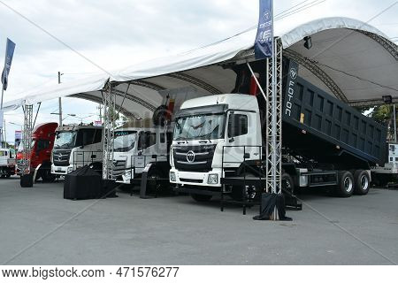 Pasay, Ph - Feb 11 - Foton Auman Dump Truck At Foton Big Show On February 11, 2023 In Pasay, Philipp