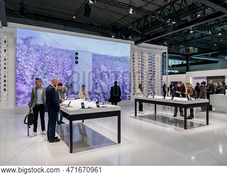 Barcelona , Spain - February 27 2023: Mobile World Congress 2023 In Barcelona. Booth Or Stand Of Sam