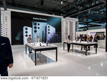 Barcelona , Spain - February 27 2023: Mobile World Congress 2023 In Barcelona. Booth Or Stand Of Sam