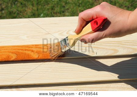 Pezzo di mobili in legno dipinto uomo