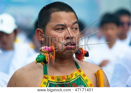 PHUKET, Thajsko - 23 října: neznámý účastník průvodu 23 října 2012 vegetarián Festiva